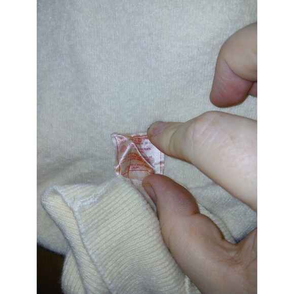 Cashmere By Pringle Sweater Made In Scotland Womens Size 36/92 Fits 28×16 Yellow - Picture 11 of 14